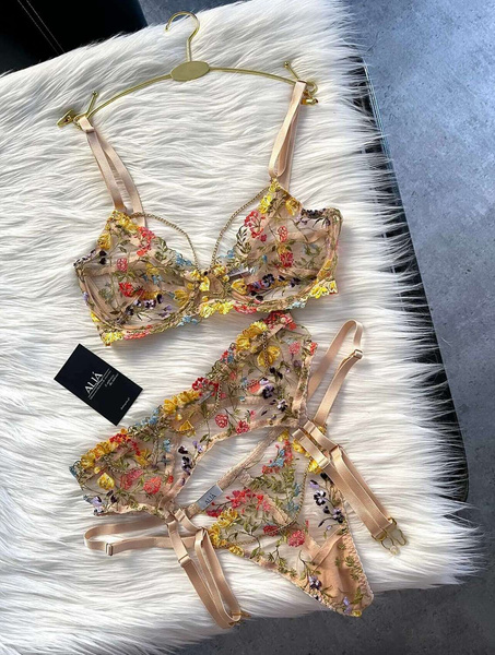 Alia Sabina garter belt M