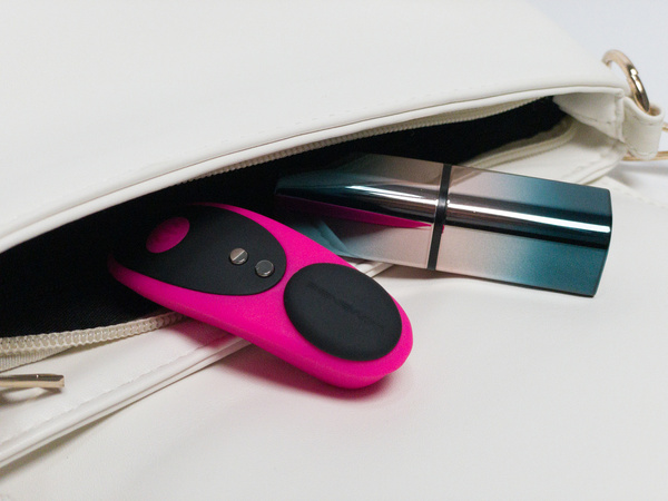 Безконтактний вібратор, керований додатком Ferri Lovense