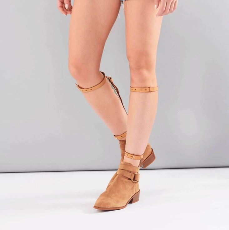 Paski podkreślające łydki Bijoux Indiscrets Maze Back Leg Garter Brown