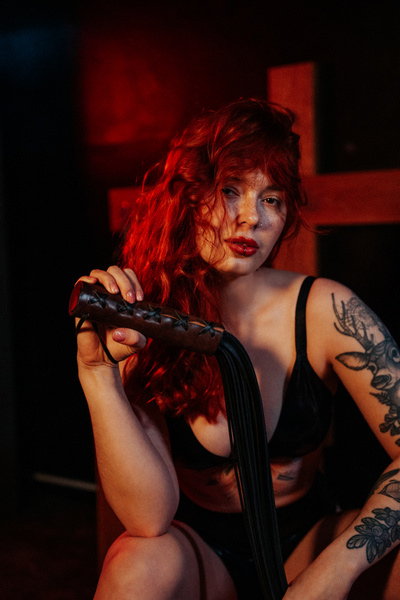 Великий шнурований батіг чорний Primal Bond Whips