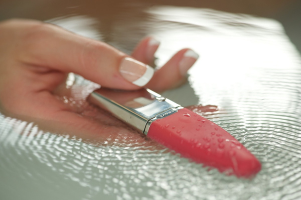 Crave Solo pink vibrator