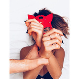 Червона шкіряна маска Selina Karess