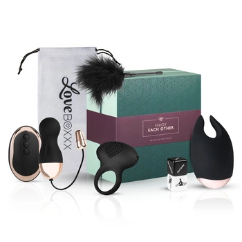 Zestaw dla par Loveboxxx Romantic Couples Box